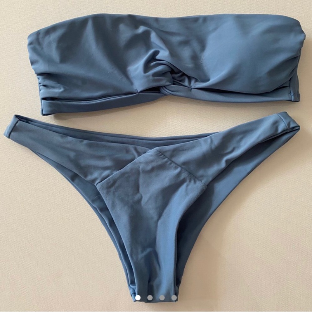 BLUE BANDEAU BIKINI